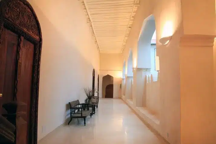 10 Mashariki Palace Hotel