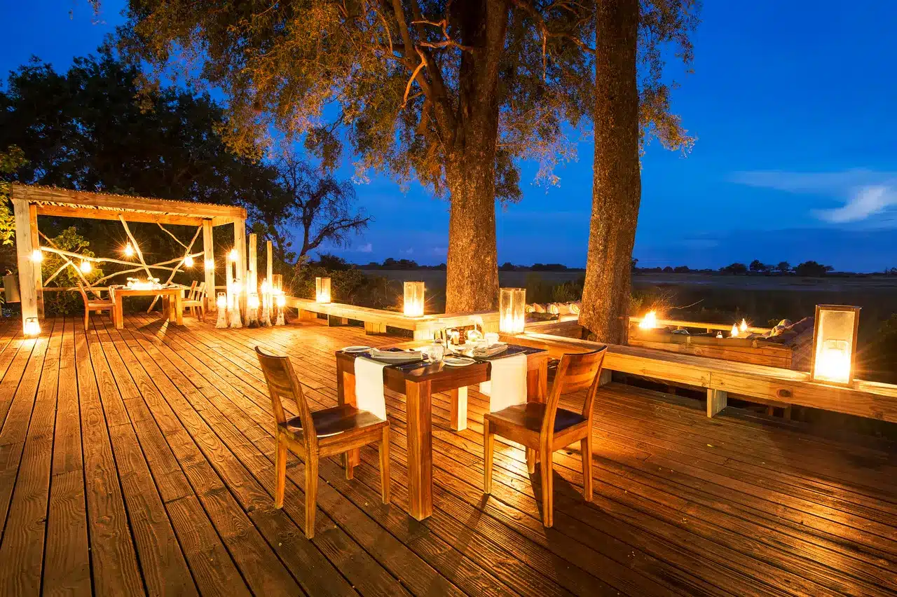 17 Vumbura Plains Camp