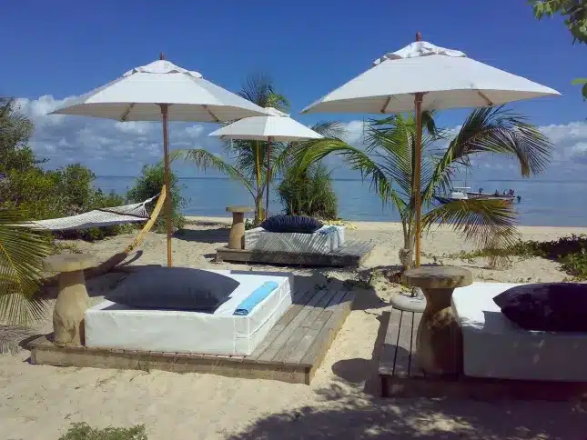 6 Azura Beach Lodge