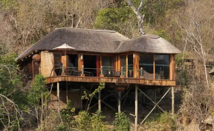 8 Mivumo River Lodge