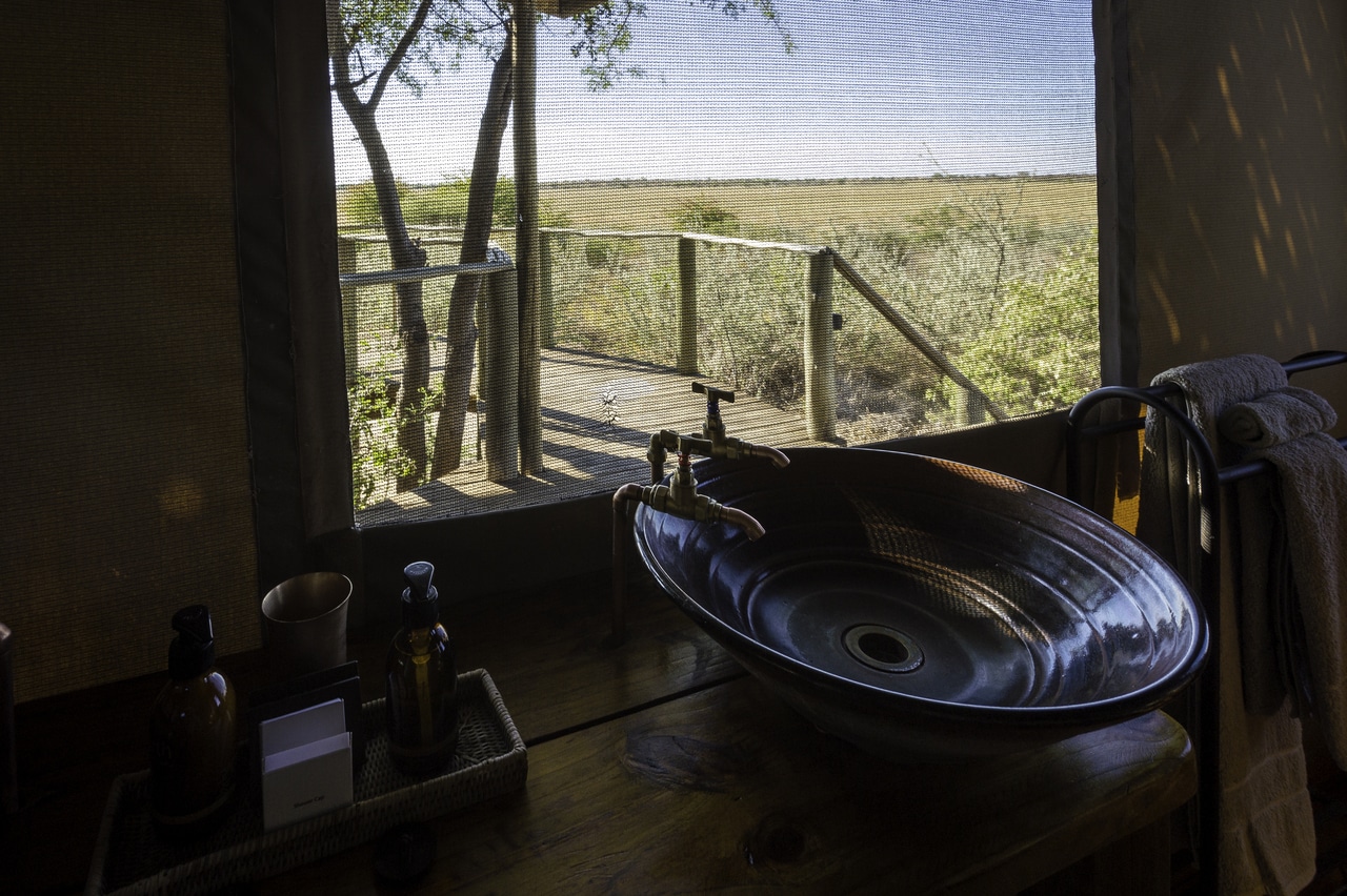 Kalahari_Plains_Camp_Gallery_Kalahari_2015-03-13