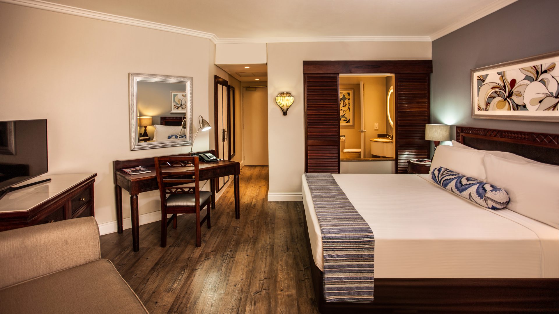 Southern_Sun_Gallery_Executive-Room-MED