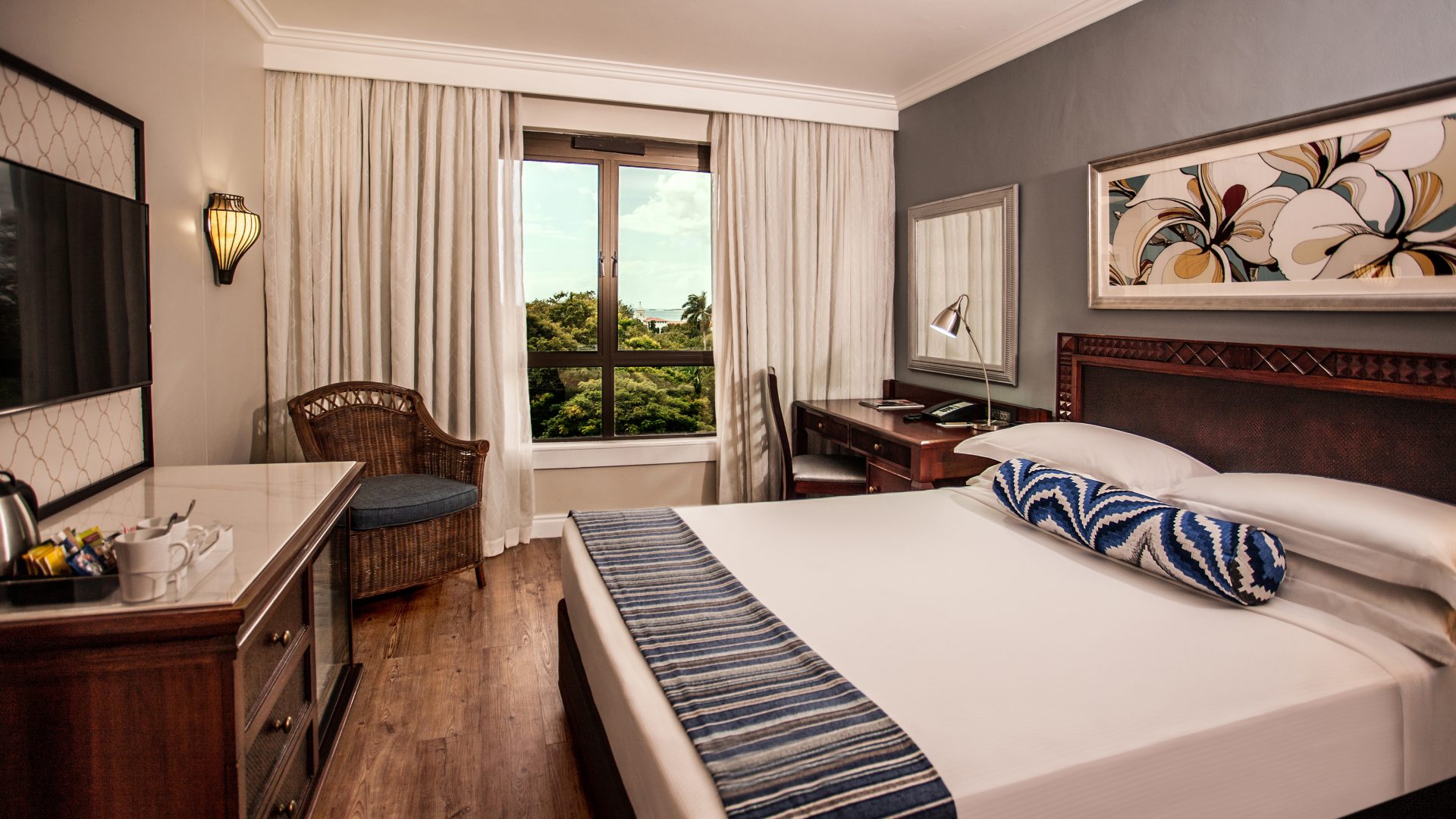 Southern_Sun_Gallery_Standard-Room-3-MED