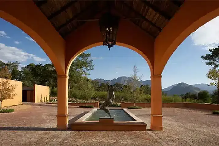 4 La Residence