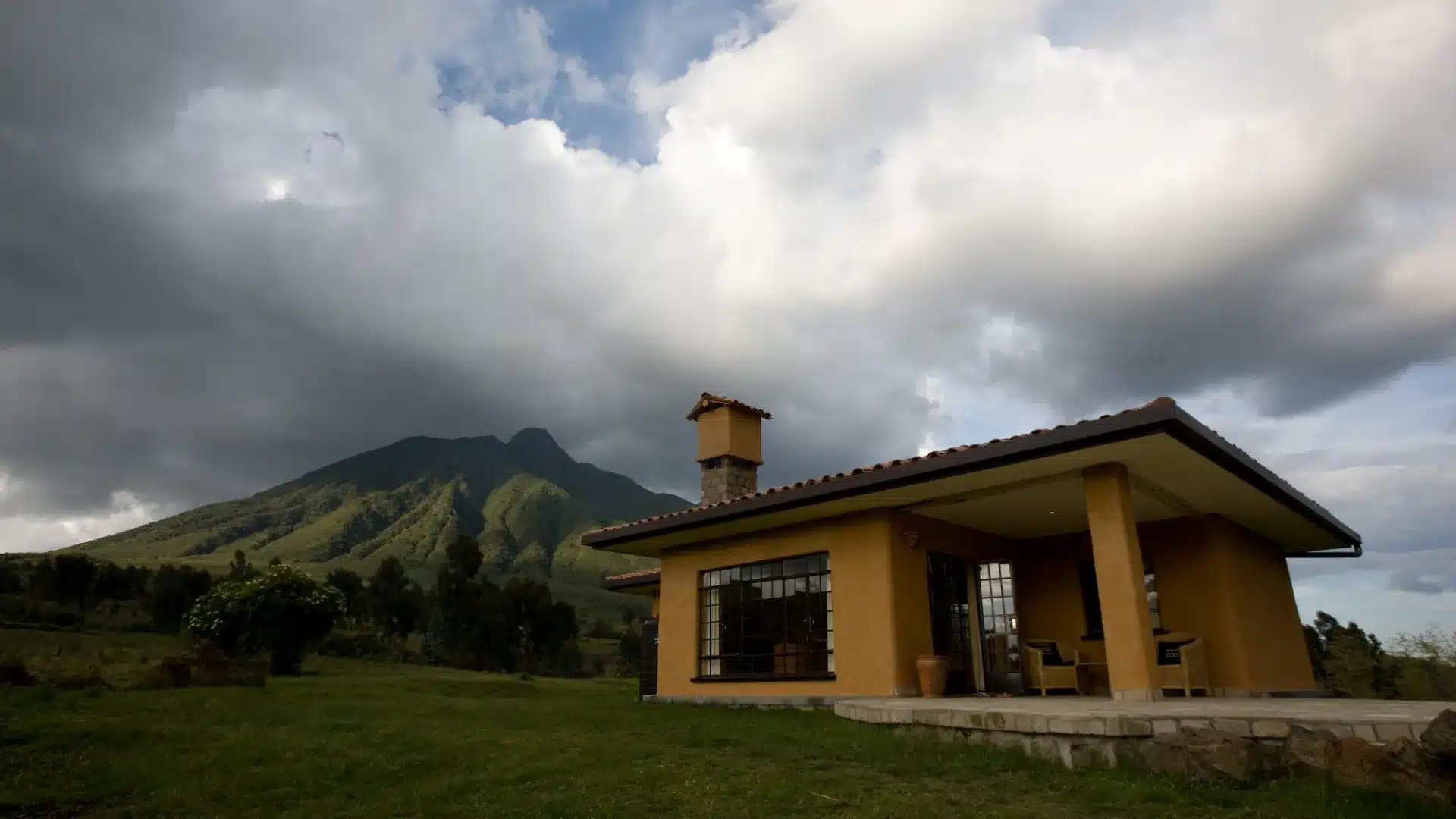6 Sabyinyo Silverback Lodge