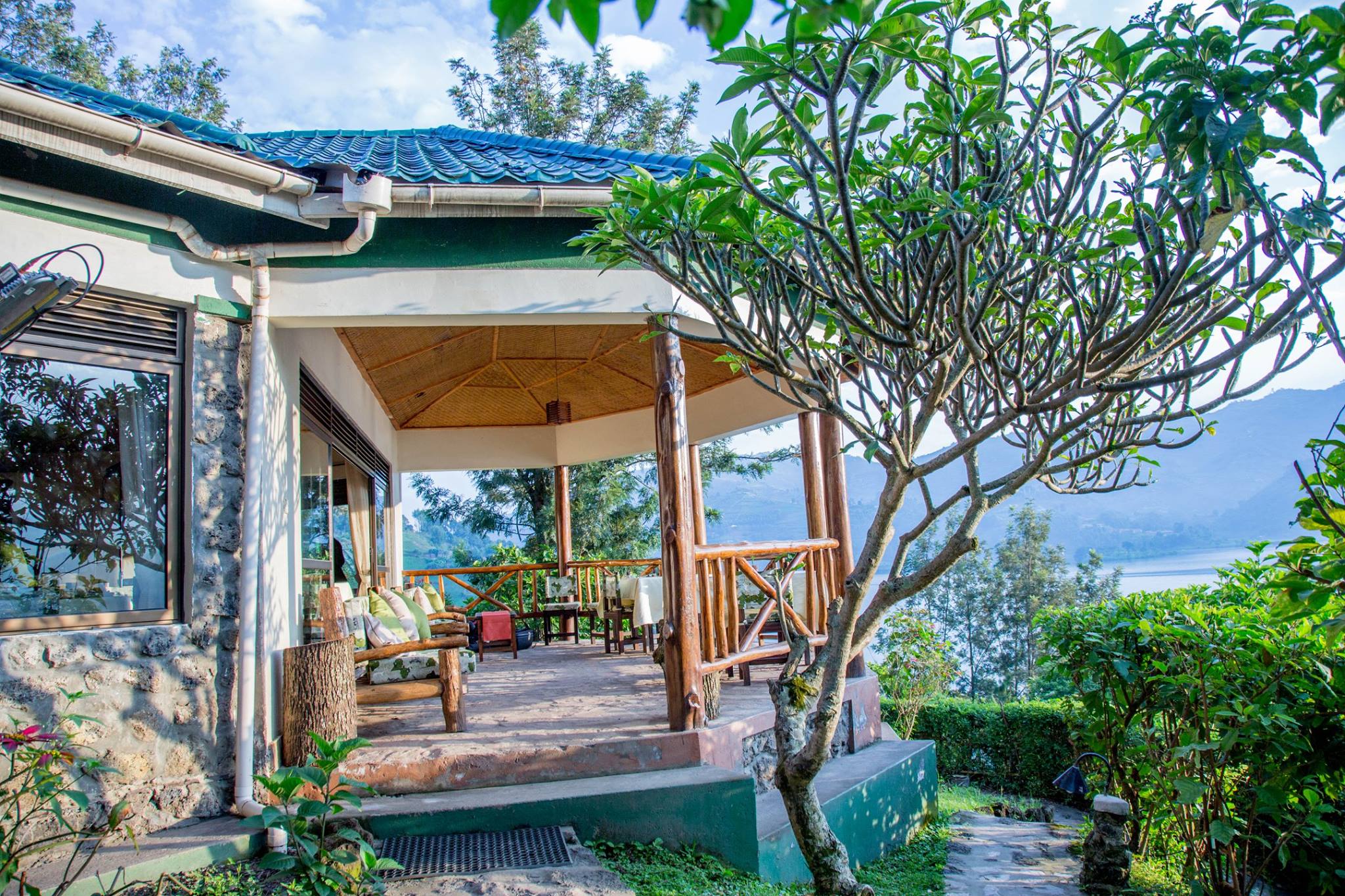 Lake Mulehe Lodge