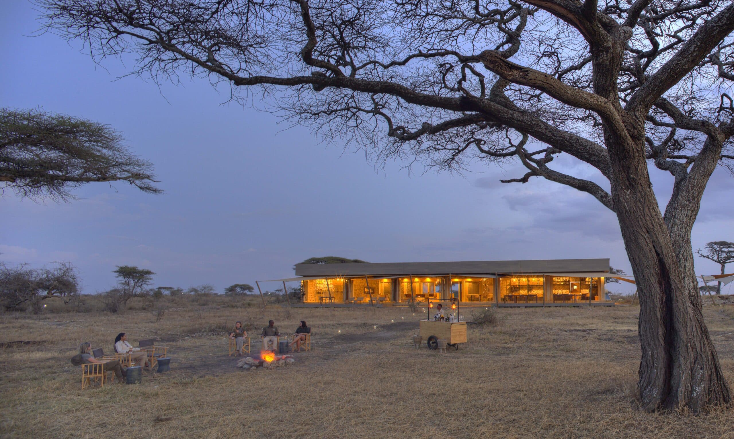 Namiri Plains - Sundowners with Main Area