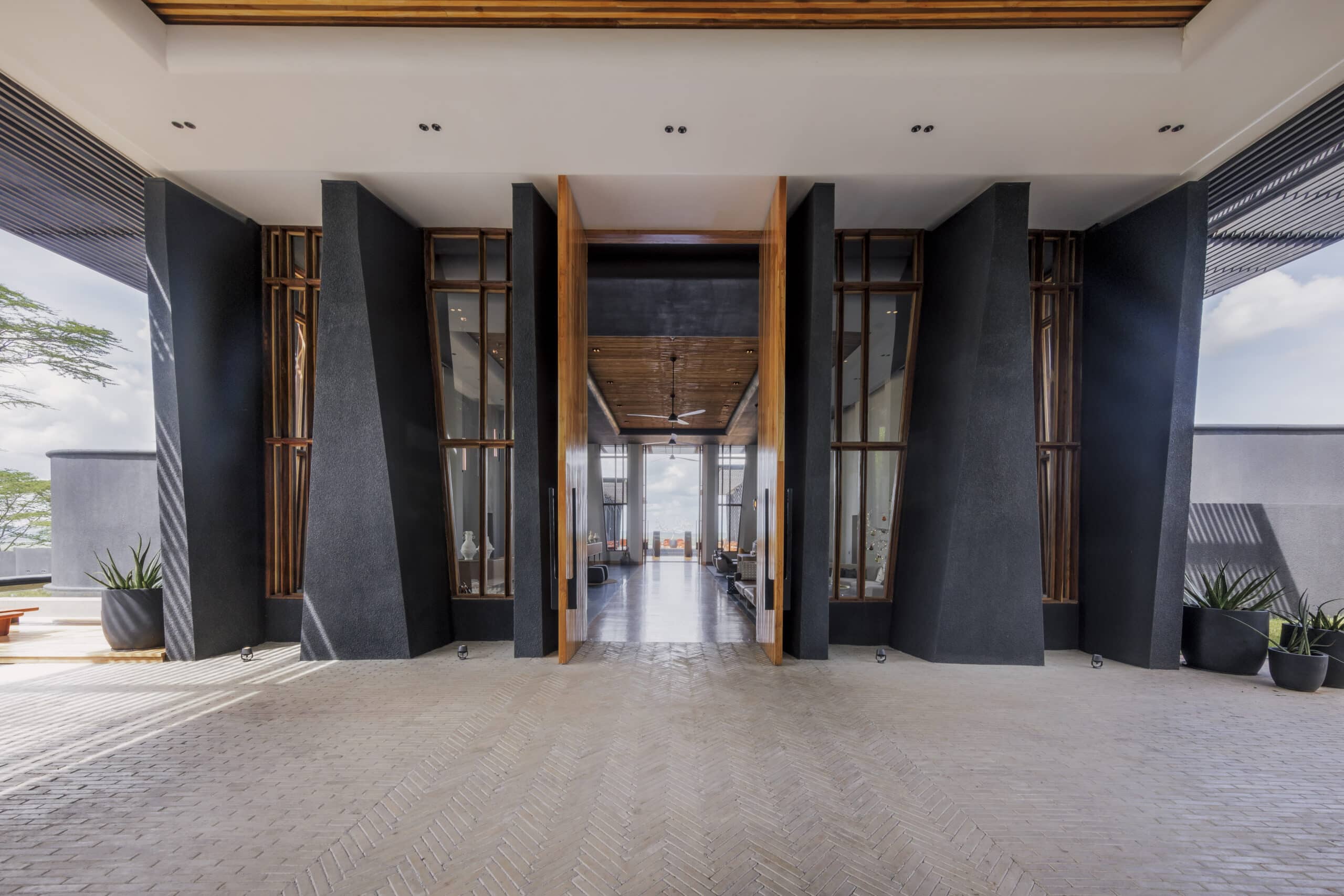 MainEntranceDropOff