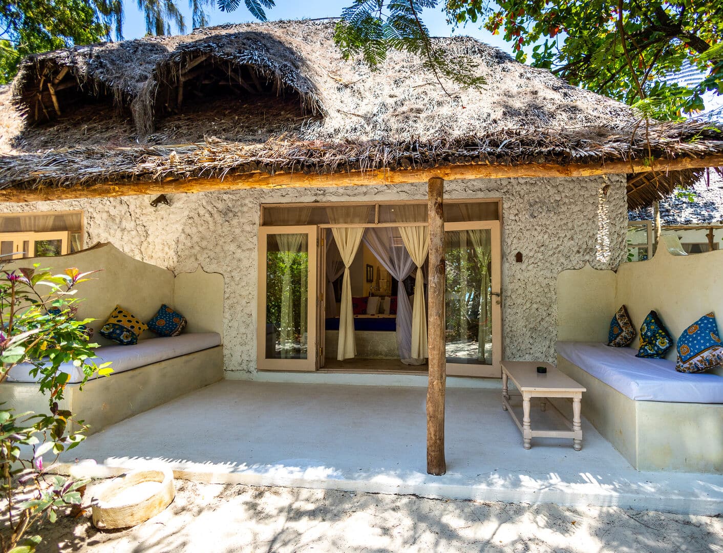 Sharazad-Oasis-Deluxe-Sea-View-Bungalow-002